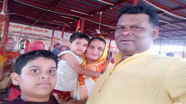 Madhya Pradesh: Ex-BJP corporator in Vidisha consumed poison along with his wife and two children, all four died
