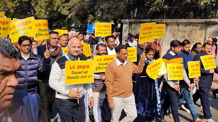 Arvind Kejriwal marches along with other AAP workers against Delhi L-G amid teachers’ training in Finland