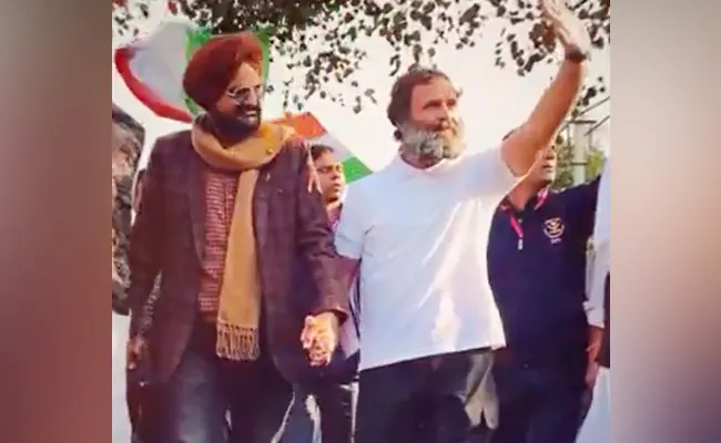 WATCH: Sidhu Moose Wala’s father joins Rahul Gandhi for Bharat Jodo Yatra in Jalandhar