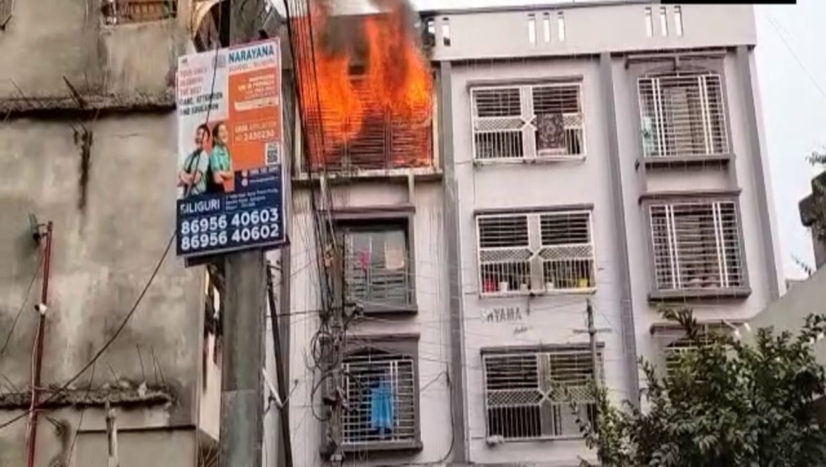 West Bengal: A fire broke out in a residential building in Ashrampara area of ​​Siliguri