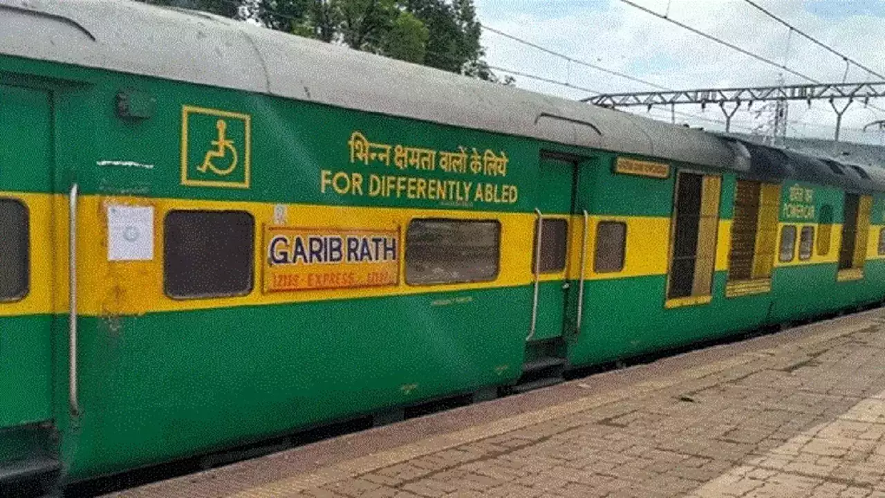 Rajasthan: Delhi-Chennai Garib Rath train stopped at Dholpur after bomb hoax, 3 detained