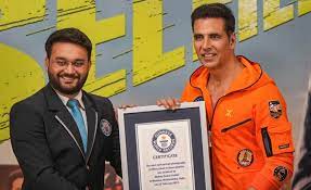 Bollywood superstar Akshay Kumar creates Guinness World Record for most selfies taken in 3 minutes | Watch