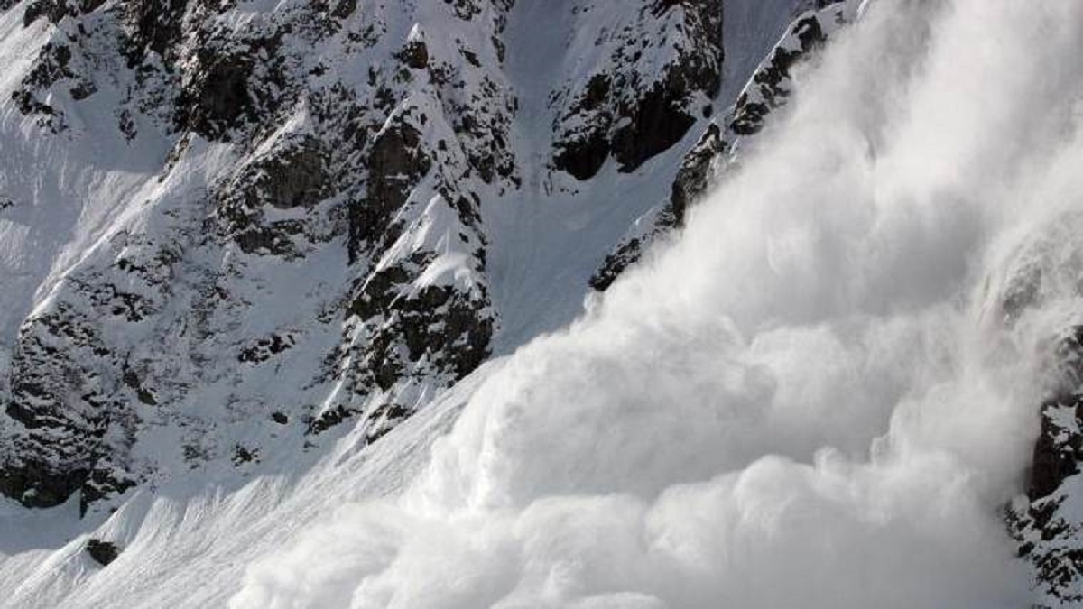 Avalanche likely in 12 districts of Jammu and Kashmir, disaster management issues warning for next 24 hours