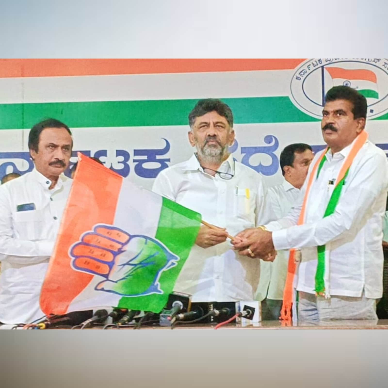 Karnataka: In Setback for BJP, leader HD Thammaiah and his supporters join Congress