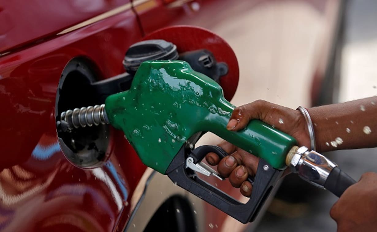 After mini budget, Pakistan govt drops ‘petrol bomb’ on inflation-hit citizens; Petrol at 272, Diesel at 280 per litre