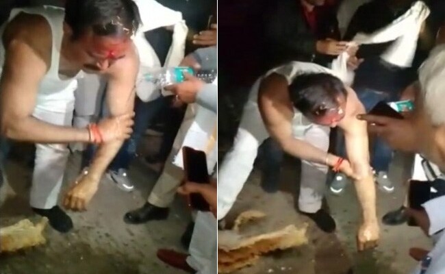 ‘Itching powder’ on Madhya Pradesh minister; Removes kurta, washes himself at BJP event | Watch