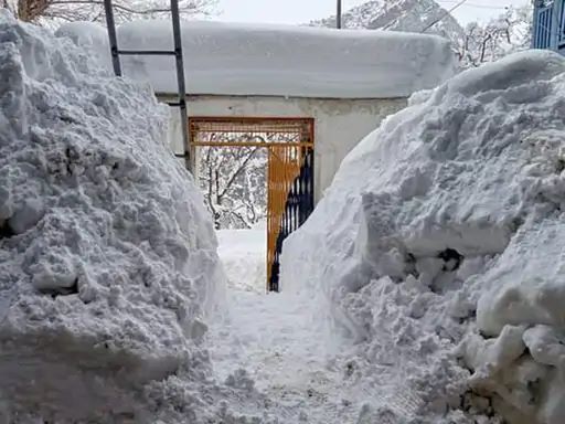 176 roads closed due to heavy snowfall in Himachal Pradesh,yellow alert issued