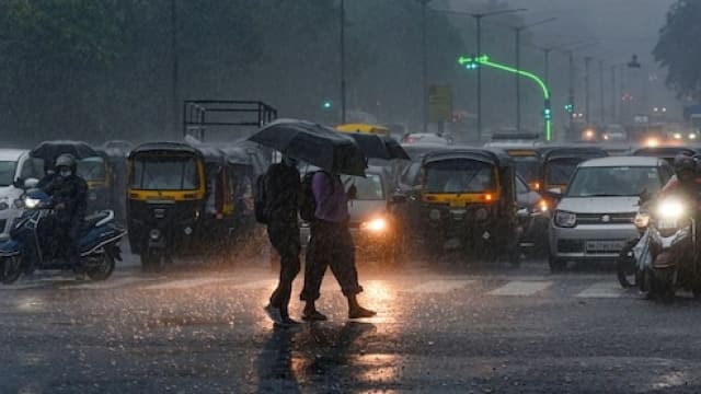 IMD forecast predicts light to moderate rain alert in these states for next 3 days, snowfall in hilly areas