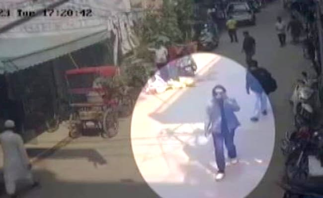 Latest CCTV footage shows Amritpal Singh without turban, wearing mask on Delhi roads