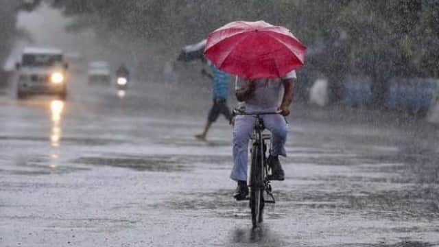 IMD forecast predicts moderate to heavy rain is expected in Odisha, WB, Jharkhand, Sikkim and Bihar today and tomorrow