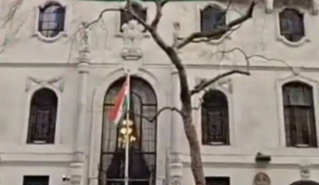 Huge tricolor put up at Indian High Commission building in response to Khalistani supporters
