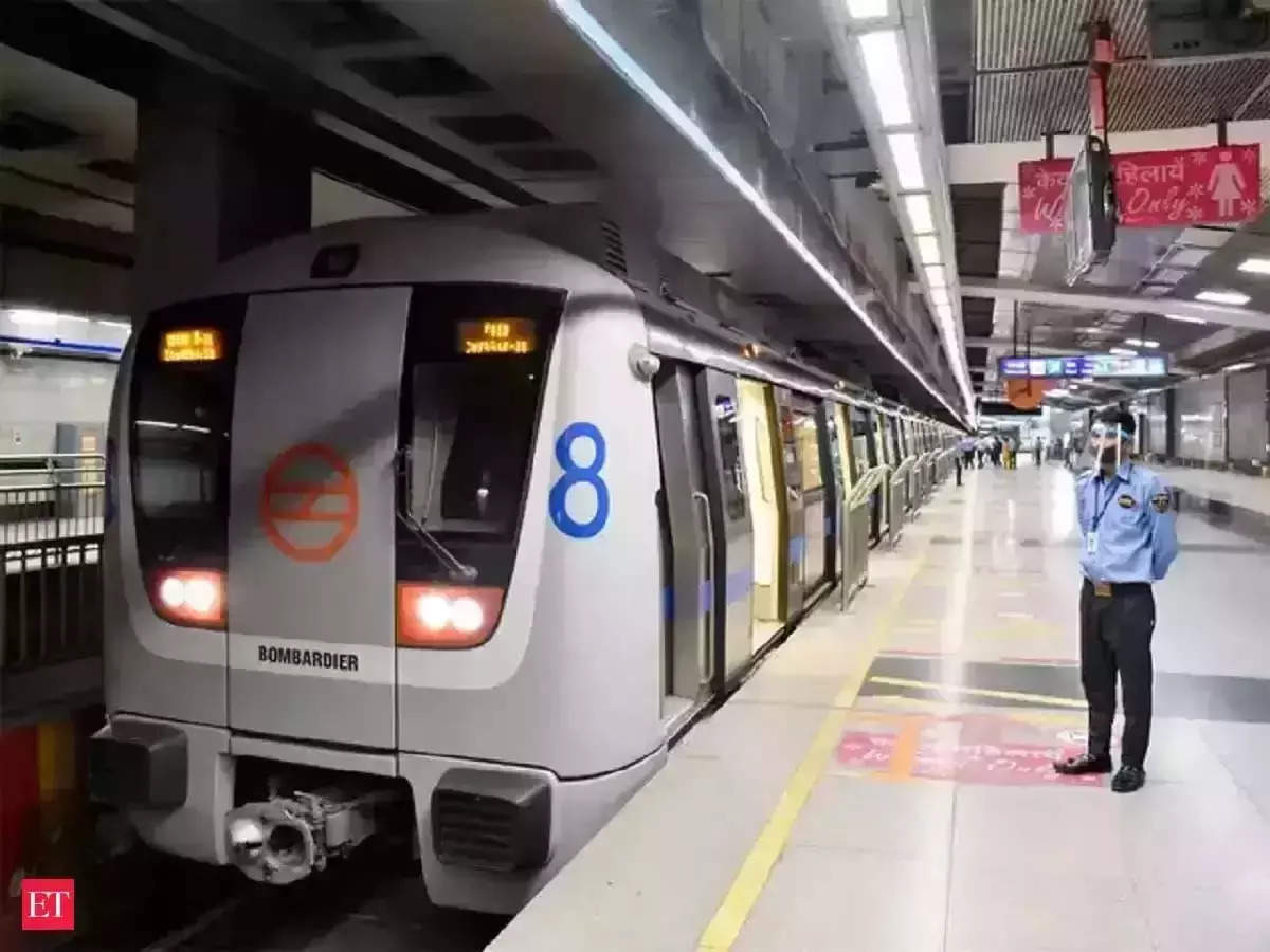 Delhi Metro News: Timing of Delhi Metro changed on Holi, service will start after noon