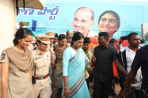 YSRTP chief YS Sharmila detained by Delhi police during protest against Telangana’s KCR govt