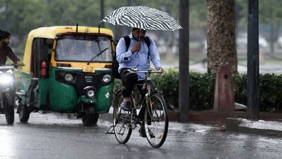 IMD forecast predicts light rain with strong wind occur in some parts of Delhi today