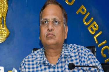 Former minister Satyendar Jain was discharged from the hospital, reached home