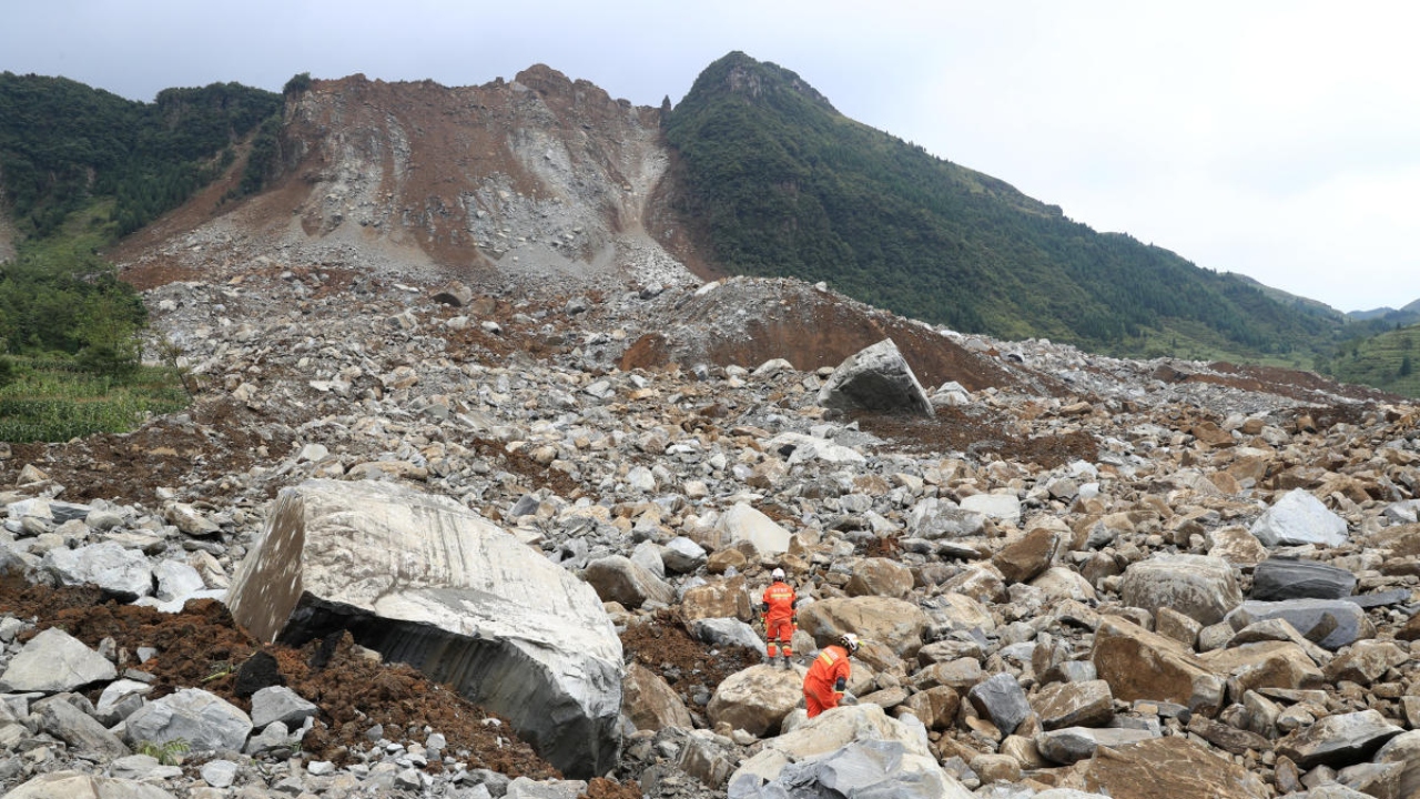 China: 14 people killed and 5 missing in Sichuan province mountain collapse