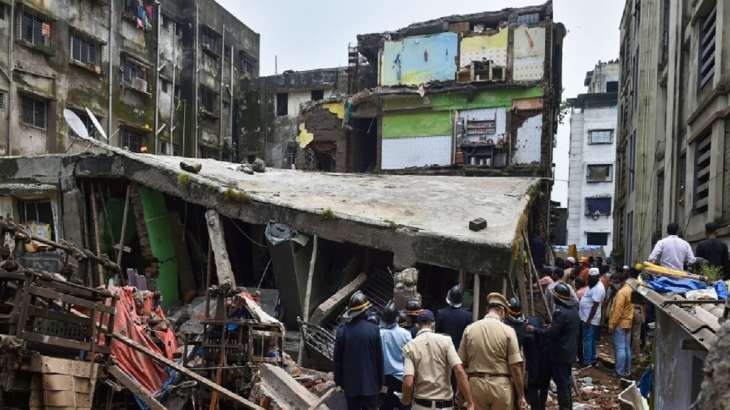Gujarat: 30 Year old three-storey building collapsed in Jamnagar, 4 dead