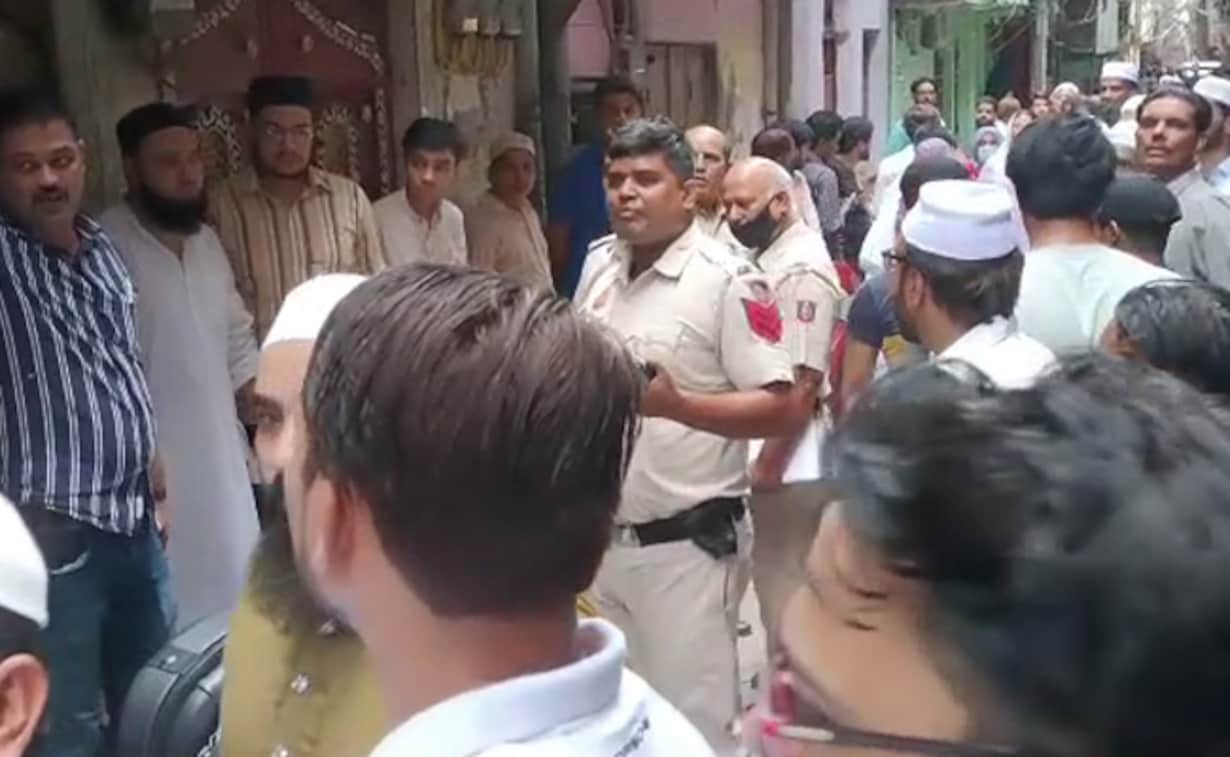 Delhi: A Couple found dead inside house in Swatantra Nagar