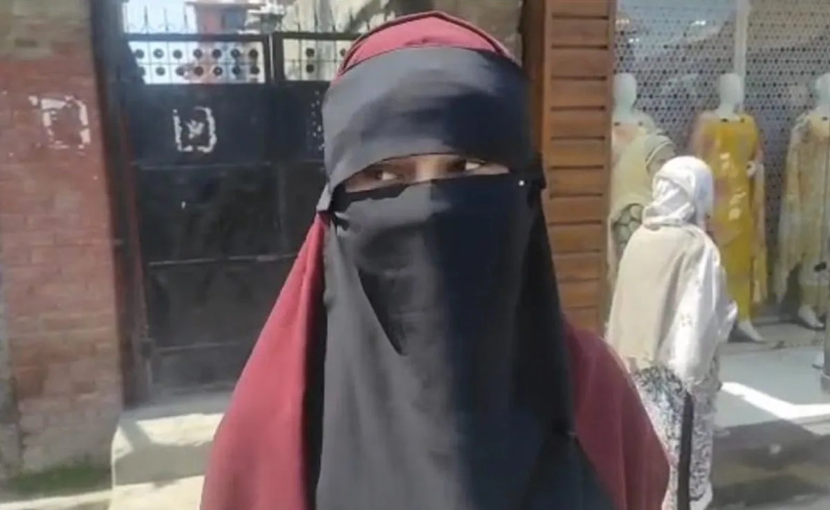 Srinagar school receives terror threat after ban on wearing ‘abaya’; Principal apologizes