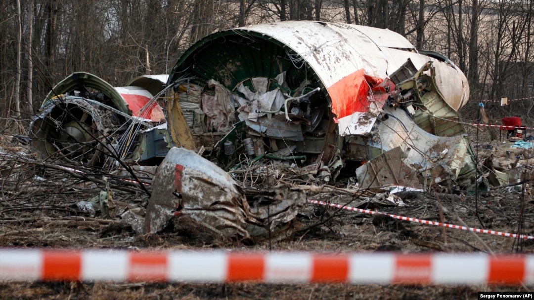 Small plane crashes in Poland, 5 killed and many people injured