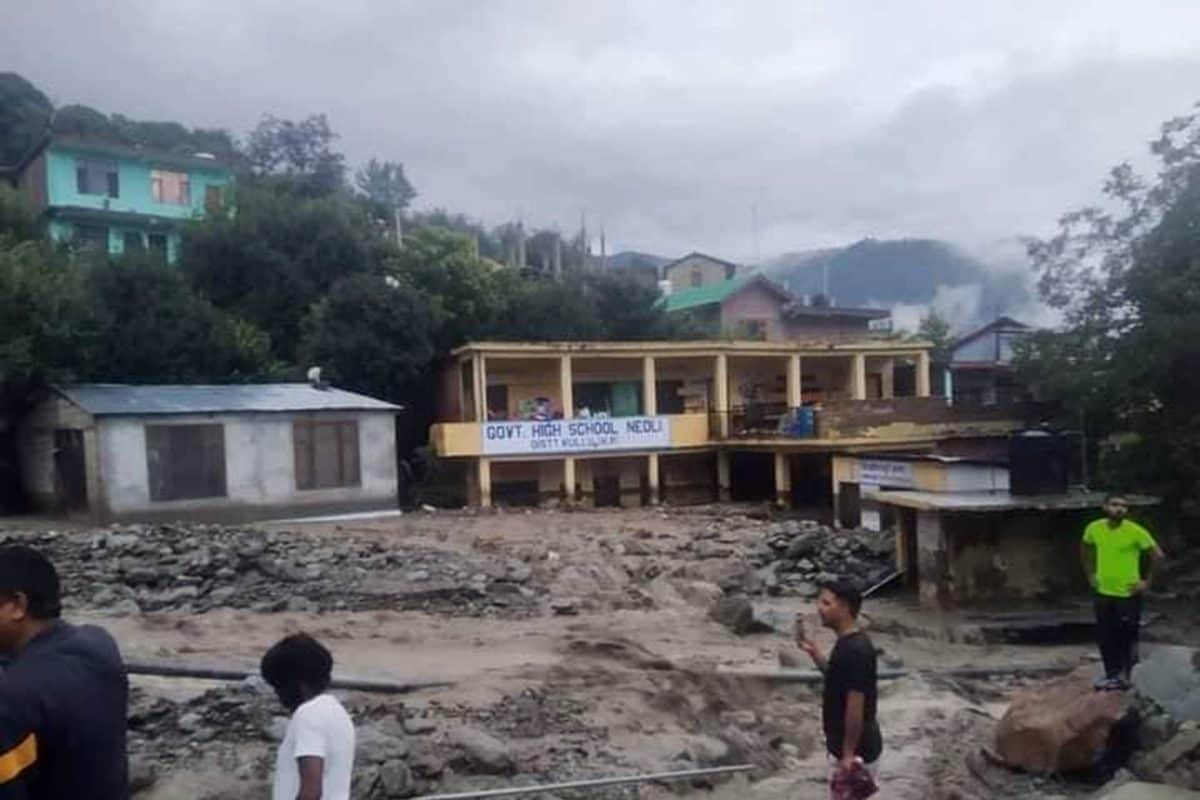 Himachal Pradesh: Cloudburst in Kullu,1 person killed and 3 injured
