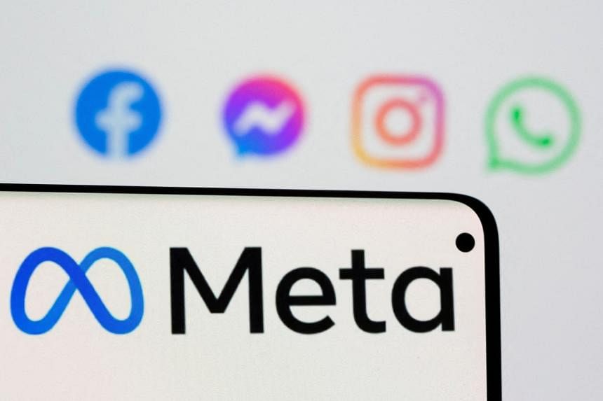 Facebook, Instagram and WhatsApp linked to Meta down for many users in US