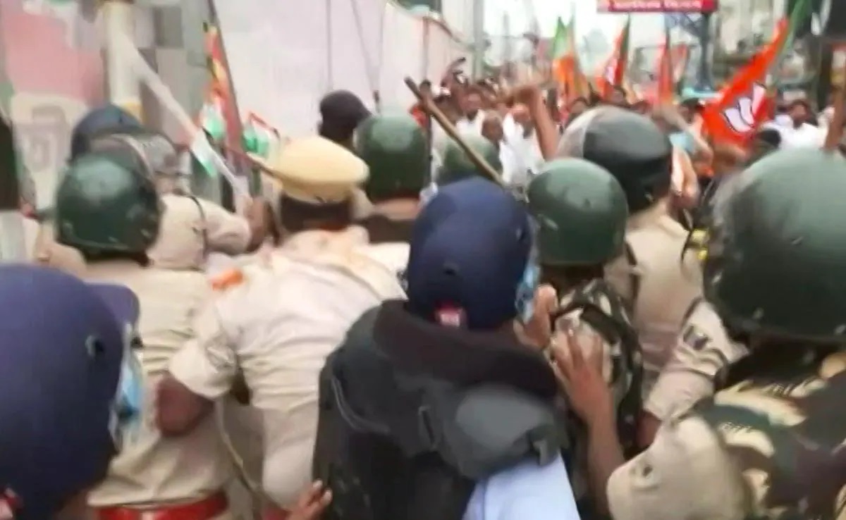 Bihar: Tear gas, water cannons, lathicharge on protesting BJP workers in Patna