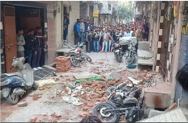 Delhi: Under-construction building collapses in Ambedkar Nagar; Many feared trapped