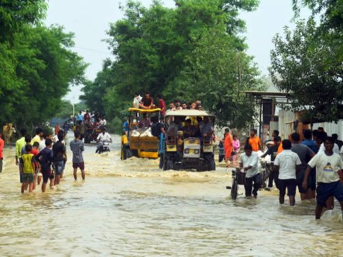 Yamuna floods: Flood alert in Noida, 200 people evacuated from Hindon banks