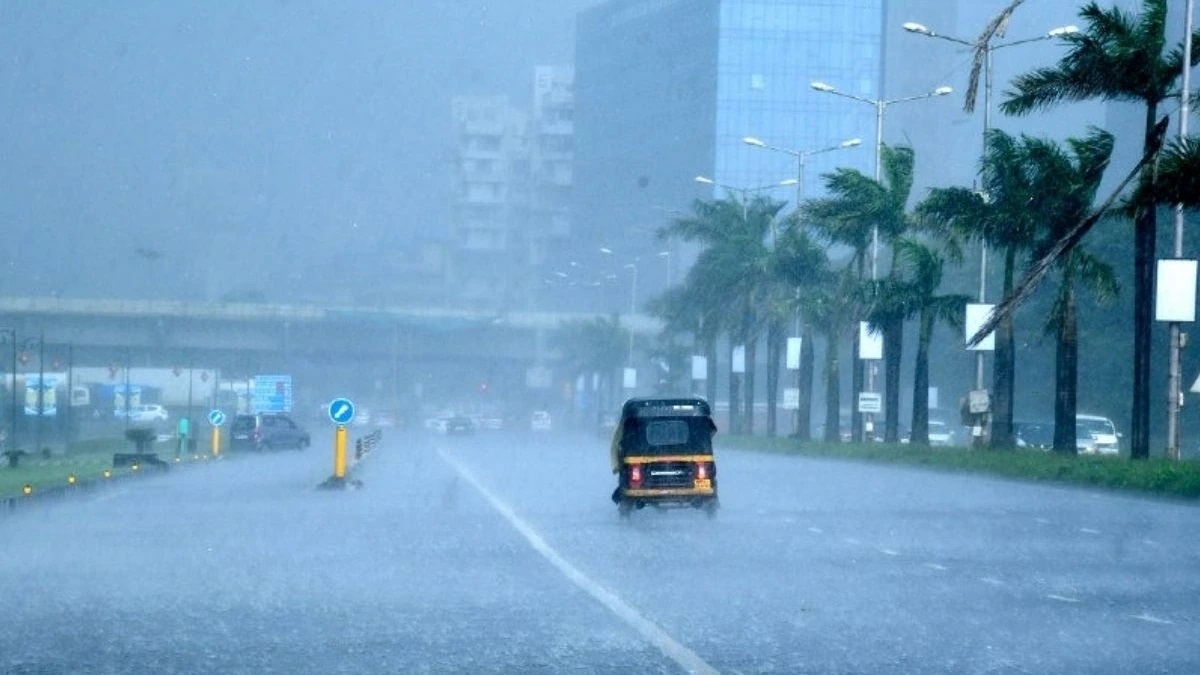 IMD issues intense spells of rainfall in Mumbai & its suburbs; orange alert for Thane and Raigad
