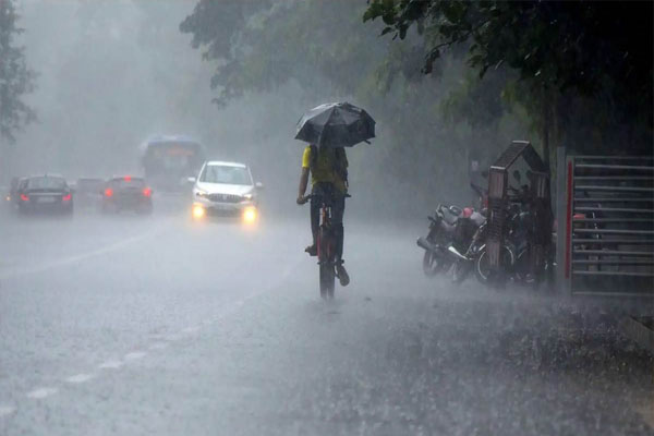 IMD predicts light rain may occur in Delhi for the next 2 days, wind to blow at a speed of 20 Kmh