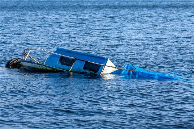 Bangladesh: 8 people killed, including 3 children after boat capsizes in Padma River