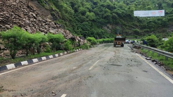 HP: National Highway 5 closed due to landslide near Solan district
