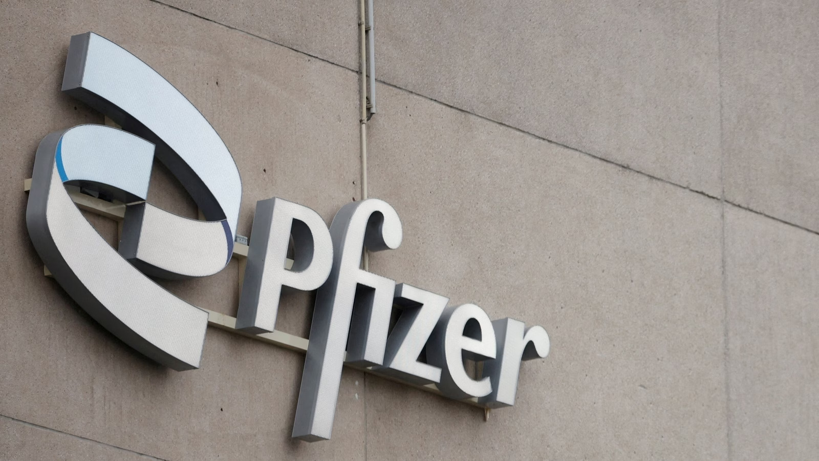 Pfizer’s updated COVID vaccine exhibits effectiveness against new variant in mice study