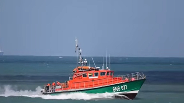 Six killed in boat capsize in English Channel, French Navy rescues 50