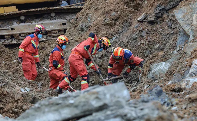 China: 21 Killed, 6 missing after heavy rains trigger floods, landslides in Xi’an; 900 houses without power