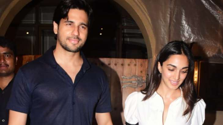Sidharth-Kiara spotted on dinner date after ‘Shershaah’ wins National Award, poses for paps