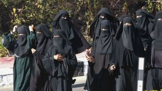 France to ban female students wearing islamic abayas in govt schools