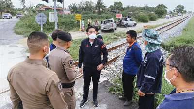 8 killed, 4 injured in Thailand after freight train hits truck crossing railway track