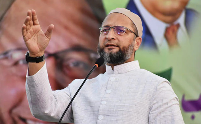 AIMIM Leader Owaisi Challenges Rahul Gandhi to Contest Lok Sabha Election from Hyderabad