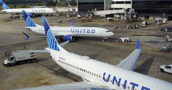 United Airlines briefly grounded in US due to technical glitch