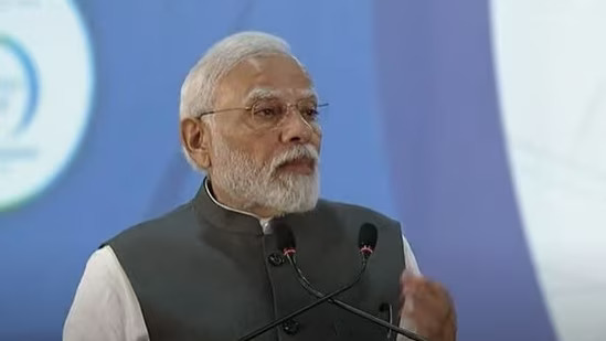 PM Modi Recounts Challenges Faced by Vibrant Gujarat Summit Amid Previous Central Government Opposition