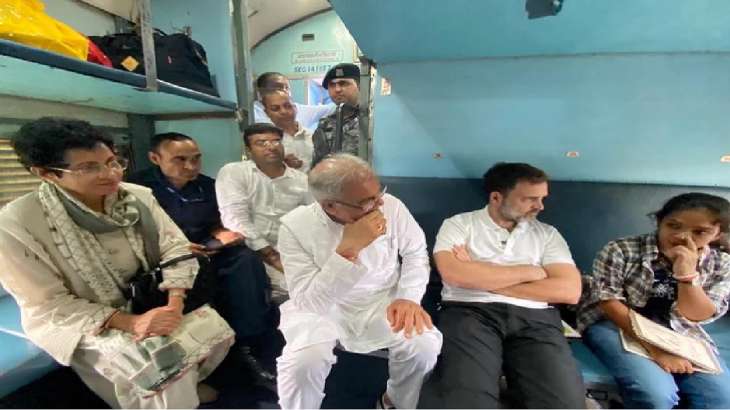 Rahul Gandhi and Bhupesh Baghel Commute by Local Train from Bilaspur to Raipur in Chhattisgarh