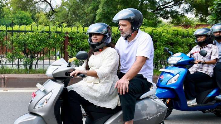 Rahul Gandhi interacts with Maharani College Students, takes a scooter ride in Jaipur | Watch