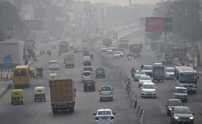 Air quality in Delhi continues to remain in ‘poor’ category, AQI reaches at 249