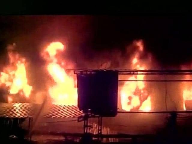 Maharashtra: A massive fire breaks out at restaurant in Bhiwandi due to an explosion in boiler
