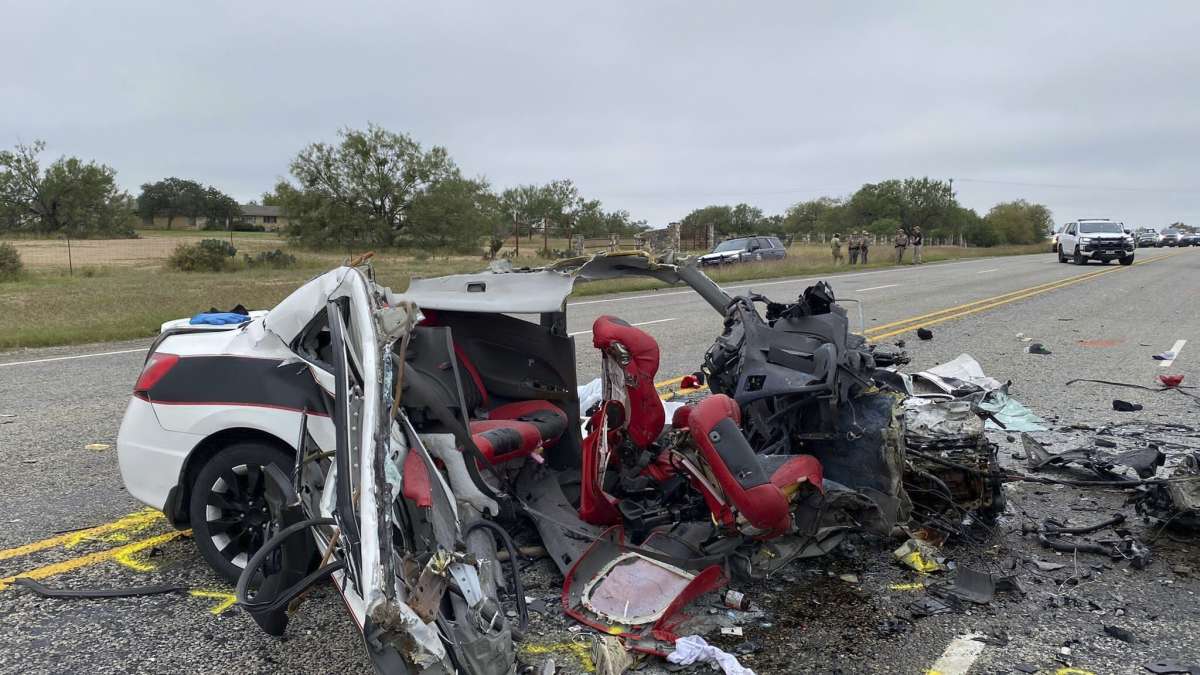 US: Horrific road accident while chasing suspected human smuggler in Texas; 8 Dead