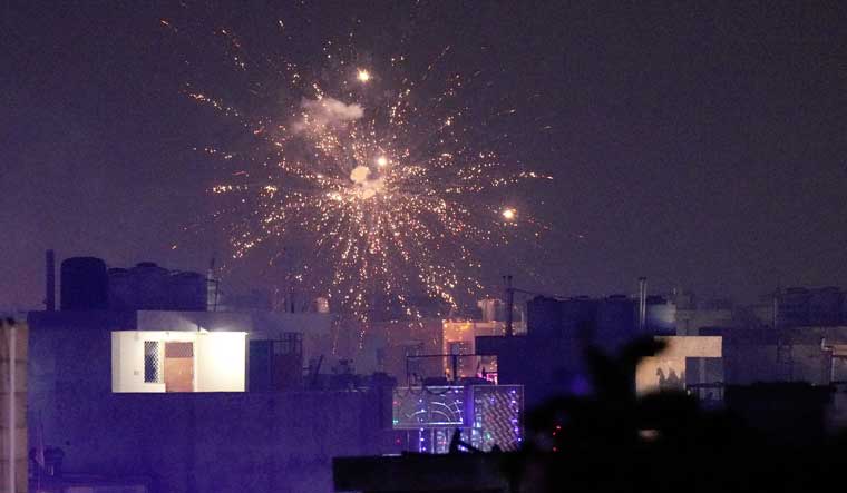 Delhi to Dispatch 200 Vehicles to 25 Sensitive Areas During Diwali