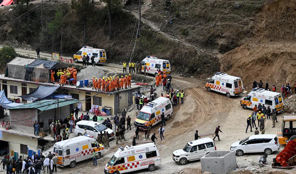 Green corridor established to take trapped tunnel workers to hospital, 41 ambulances ready for urgent medical care