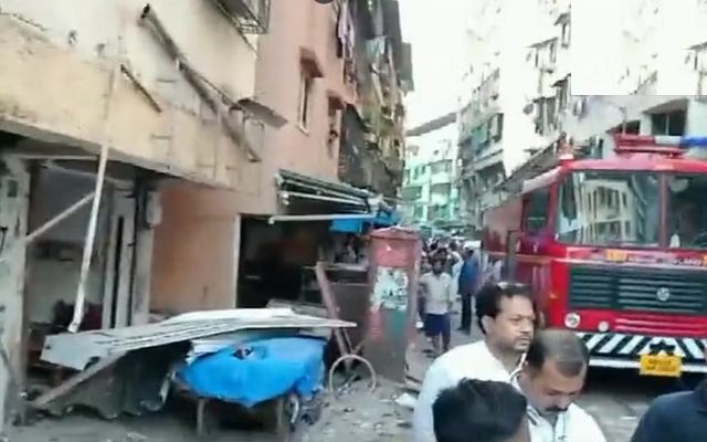Maharashtra: Couple dies, 3 Injured as fire engulfs residential building at Ghodbunder road in Thane